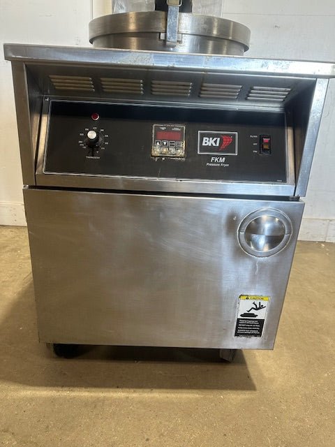 BKI FKM 230v 3PH ELECTRIC PRESSURE FRYER w/OIL FILTRATION PAN AND FRYER BASKET - Second Life - Equipment - collection_name