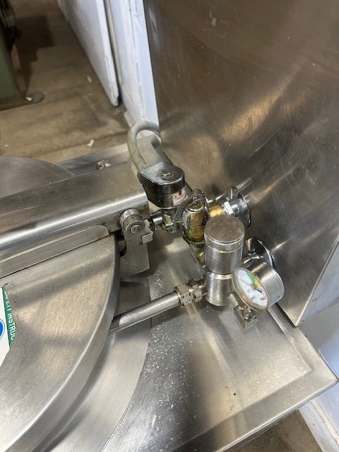 BKI FKM 230v 3PH ELECTRIC PRESSURE FRYER w/OIL FILTRATION PAN AND FRYER BASKET - Second Life - Equipment - collection_name
