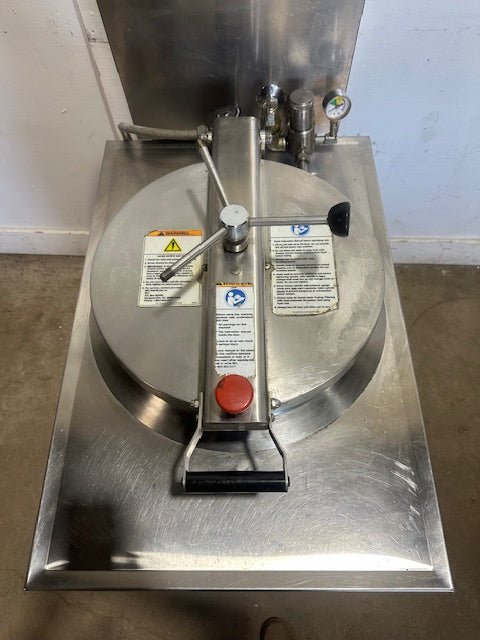 BKI FKM 230v 3PH ELECTRIC PRESSURE FRYER w/OIL FILTRATION PAN AND FRYER BASKET - Second Life - Equipment - collection_name