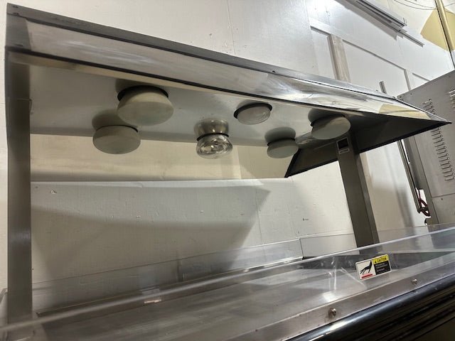 "BKI MM - 4" HEATED LIGHTED HOT FOOD/ ROTISSERIE DISPLAY MERCHANDISER 120V, 1PH - Second Life - Equipment - collection_name