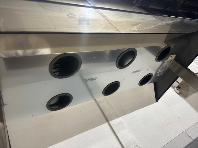 "BKI MM - 4" HEATED LIGHTED HOT FOOD/ ROTISSERIE DISPLAY MERCHANDISER 120V, 1PH - Second Life - Equipment - collection_name