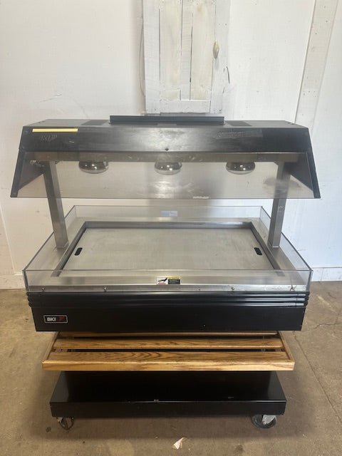 BKI MM - 4 HEATED,LIGHTED HOT FOOD DISPLAY MERCHANDISER W/2 WOODEN SHELF 120V,1PH - Second Life - Equipment - collection_name