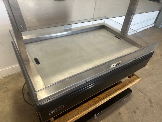 BKI MM - 4 HEATED,LIGHTED HOT FOOD DISPLAY MERCHANDISER W/2 WOODEN SHELF 120V,1PH - Second Life - Equipment - collection_name