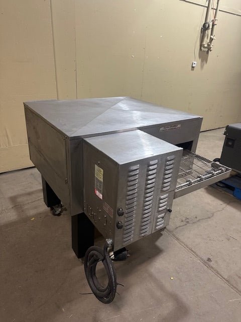 "BLODGETT" ELECTRIC 3 PH SINGLE DECK 21"W CONVEYOR PIZZA OVEN - Bargains R Ours - #collection_name#