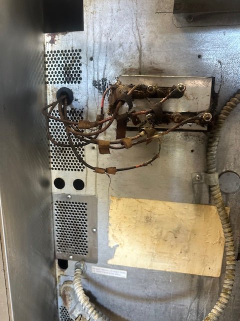 "BLODGETT" MARK V" SS ELECTRIC 200 - 230v 1ph CONVECTION OVEN ON LEGS w/3 RACKS - Second Life - Equipment - collection_name