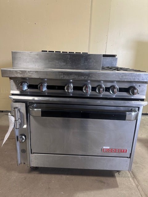 BLODGETT NATURAL GAS 2 BURNER RANGE WITH 21 INCH GRIDDLE AND OVEN - Bargains R Ours - #collection_name#