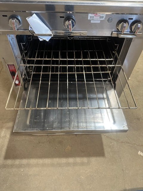 BLODGETT NATURAL GAS GRILL/OVEN 2 BURNER STOVE 4 RACK OVEN 4 TEMPERATURE CONTROL KNOBS - Bargains R Ours - #collection_name#