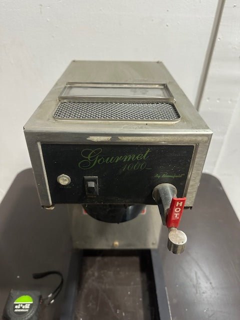 BLOOMFIELD GOURMET 1000 MODEL 8782 POUR OVER AIRPOT BREWER WITH HOT WATER SPIGOT - Second Life - Equipment - collection_name