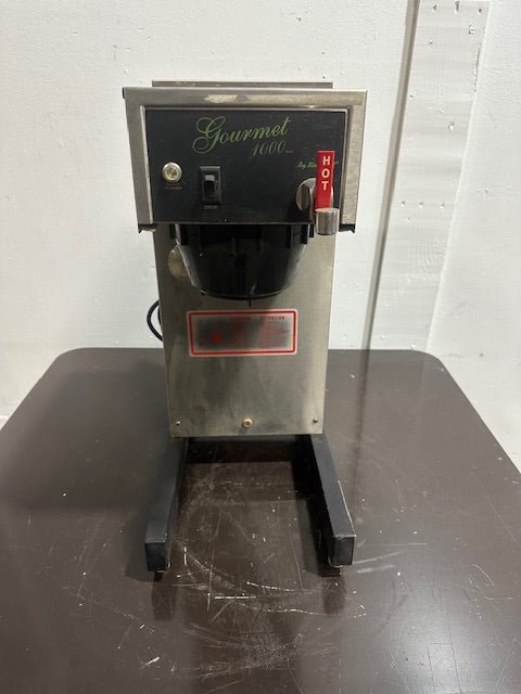 BLOOMFIELD GOURMET 1000 MODEL 8782 POUR OVER AIRPOT BREWER WITH HOT WATER SPIGOT - Second Life - Equipment - collection_name