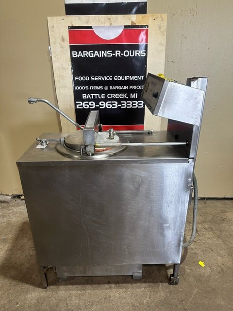 "BROASTER"ELECTRIC PRESURE FRYER WITH OIL FILTRATION SYSTEM - Bargains R Ours - #collection_name#