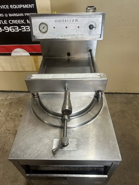 "BROASTER"ELECTRIC PRESURE FRYER WITH OIL FILTRATION SYSTEM - Bargains R Ours - #collection_name#