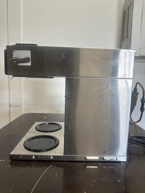 "BUNN" 120V 1PH; POUR OVER OR DIRECT LINE COFFEE BREWER WITH 3 WARMERS - Second Life - Equipment - collection_name