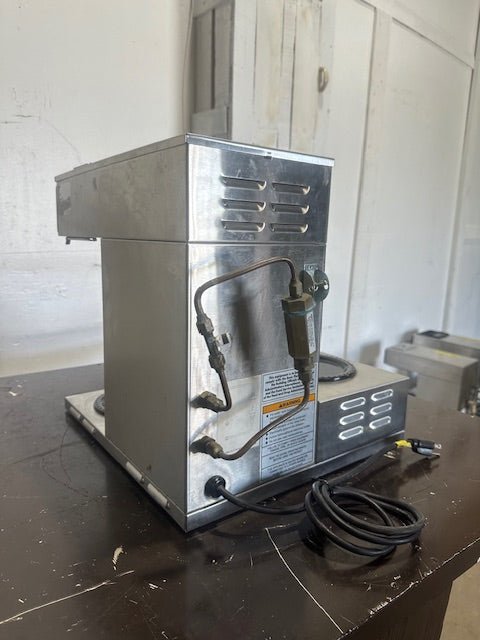 "BUNN" 120V 1PH; POUR OVER OR DIRECT LINE COFFEE BREWER WITH 3 WARMERS - Second Life - Equipment - collection_name