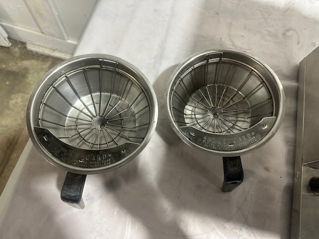 "BUNN AXIOM TWIN APS"COMMERCIAL COUNTER TOP COFFEE BREWER MACHINE, 1PH, 120/240V - Second Life - Equipment - collection_name