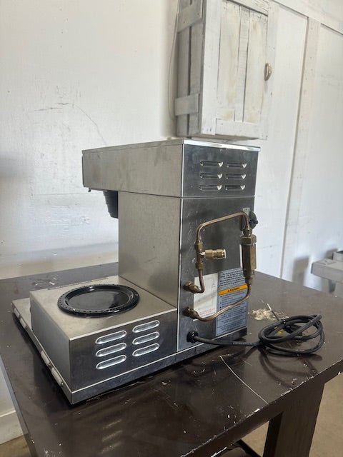 BUNN CWTF153LWRMRPF 120V 1PH POUR OVER OR DIRECT LINE COFFEE BREWER W/3 WARMERS - Second Life - Equipment - collection_name