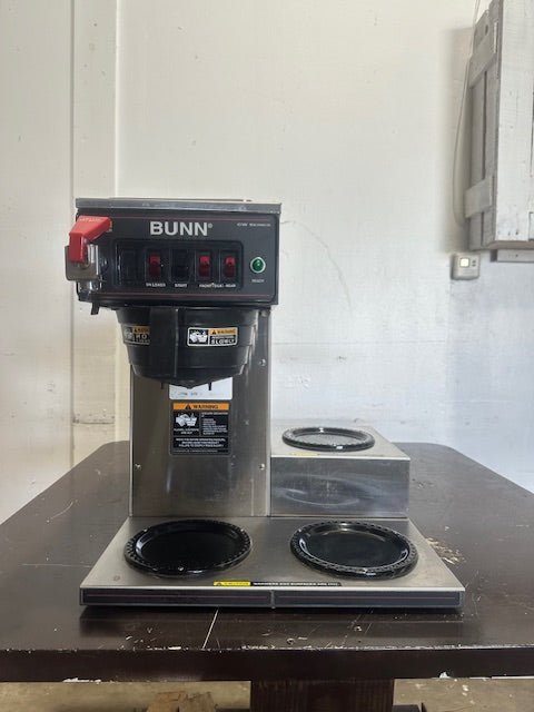 BUNN CWTF153LWRMRPF 120V 1PH POUR OVER OR DIRECT LINE COFFEE BREWER W/3 WARMERS - Second Life - Equipment - collection_name