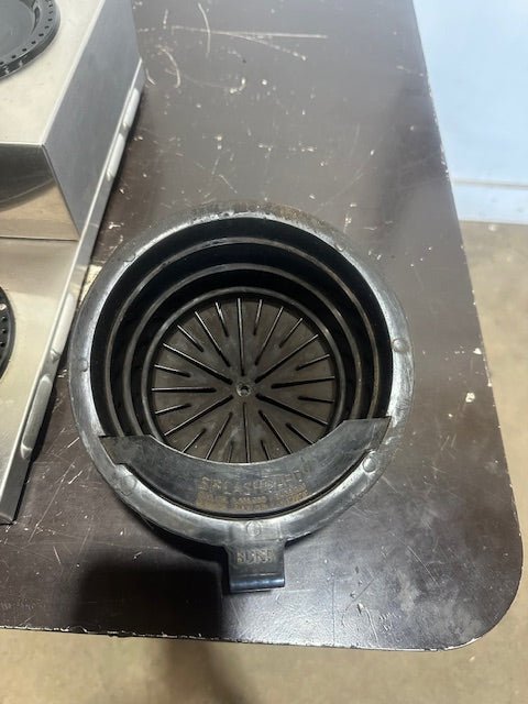 BUNN CWTF153LWRMRPF 120V 1PH POUR OVER OR DIRECT LINE COFFEE BREWER W/3 WARMERS - Second Life - Equipment - collection_name