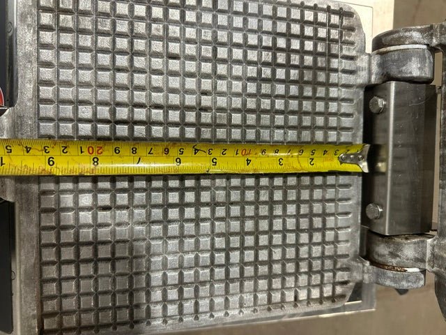 "CARBON CS-PGM" COMMERCIAL ELECTRIC 9"D WAFFLE CONE MAKER IRON NONSTICK 1PH - Second Life-Equipment-#collection_name#
