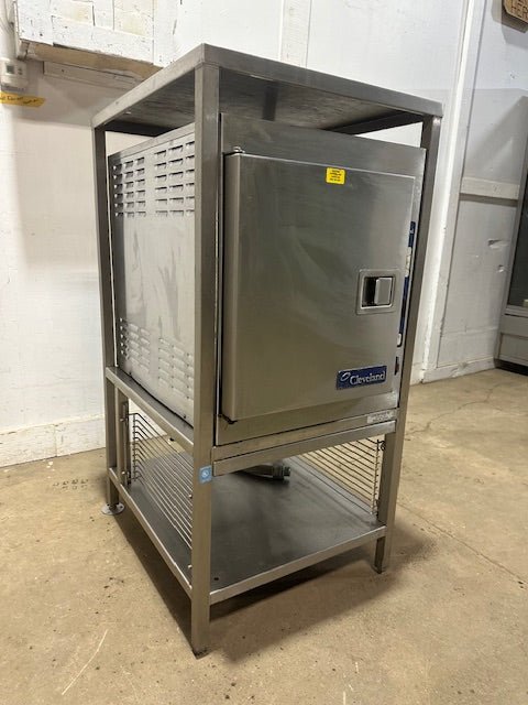 "CLEVELAND 21CET16" ELECTRIC 3PH 5 PANS STEAMER OVEN COOKER WITH STAND 208V - Second Life - Equipment - collection_name