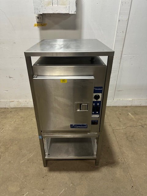 "CLEVELAND 21CET16" ELECTRIC 3PH 5 PANS STEAMER OVEN COOKER WITH STAND 208V - Second Life - Equipment - collection_name