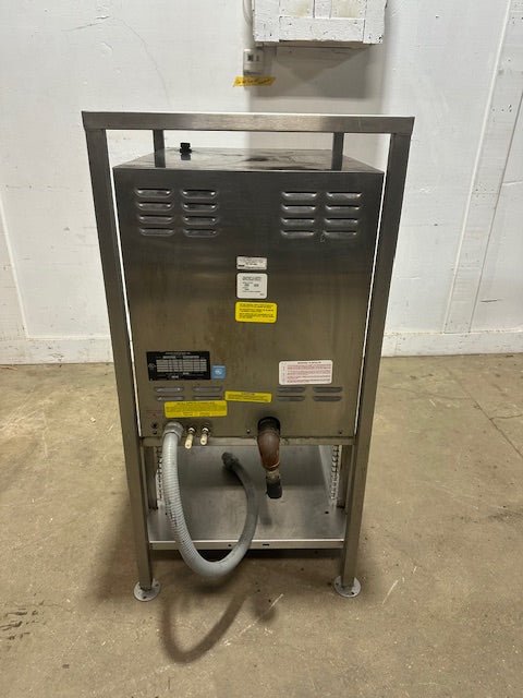 "CLEVELAND 21CET16" ELECTRIC 3PH 5 PANS STEAMER OVEN COOKER WITH STAND 208V - Second Life - Equipment - collection_name