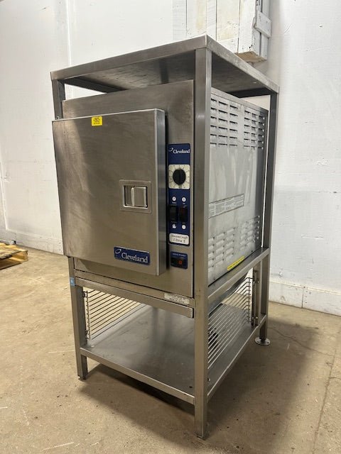 "CLEVELAND 21CET16" ELECTRIC 3PH 5 PANS STEAMER OVEN COOKER WITH STAND 208V - Second Life - Equipment - collection_name