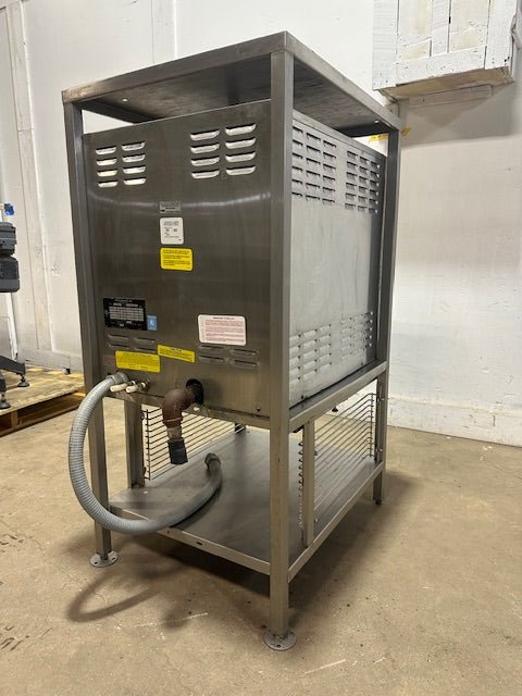 "CLEVELAND 21CET16" ELECTRIC 3PH 5 PANS STEAMER OVEN COOKER WITH STAND 208V - Second Life - Equipment - collection_name