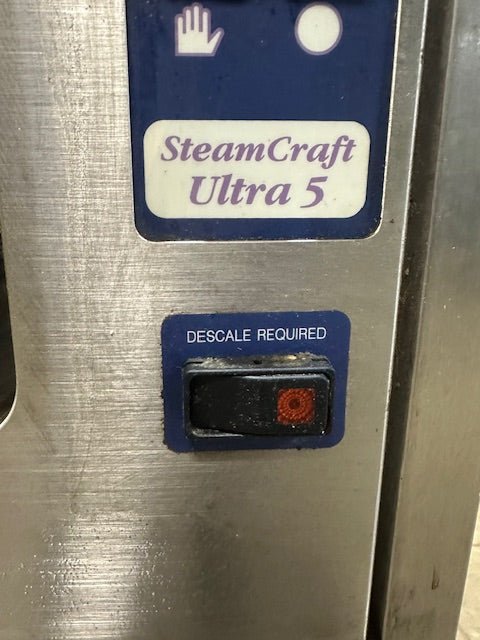 "CLEVELAND 21CET16" ELECTRIC 3PH 5 PANS STEAMER OVEN COOKER WITH STAND 208V - Second Life - Equipment - collection_name