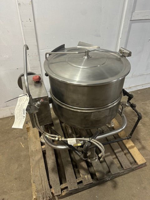 CLEVELAND KDL - 40T COMMERCIAL H.D. STAINLESS STEEL 40 GALLON DIRECT STEAM KETTLE - Second Life - Equipment - collection_name