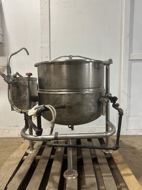 CLEVELAND KDL - 40T COMMERCIAL H.D. STAINLESS STEEL 40 GALLON DIRECT STEAM KETTLE - Second Life - Equipment - collection_name