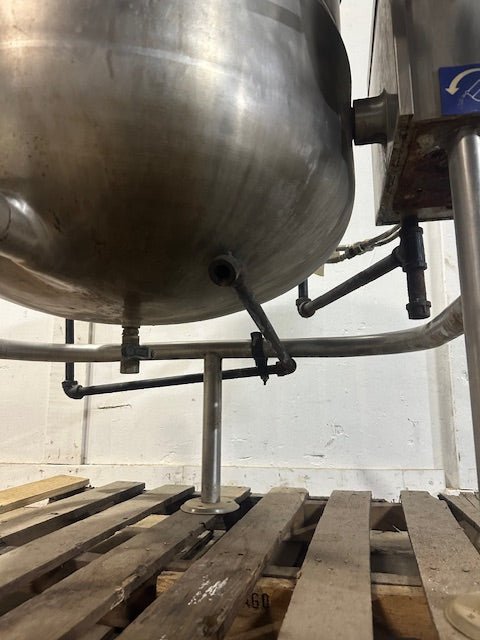 CLEVELAND KDL - 40T COMMERCIAL H.D. STAINLESS STEEL 40 GALLON DIRECT STEAM KETTLE - Second Life - Equipment - collection_name