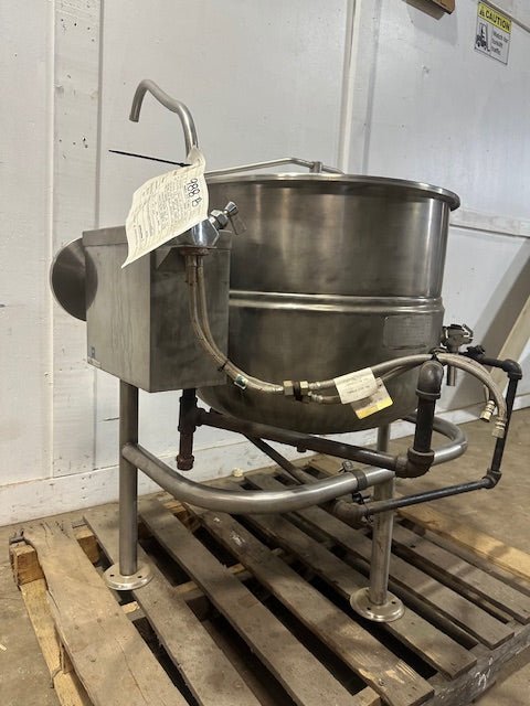 CLEVELAND KDL - 40T COMMERCIAL H.D. STAINLESS STEEL 40 GALLON DIRECT STEAM KETTLE - Second Life - Equipment - collection_name