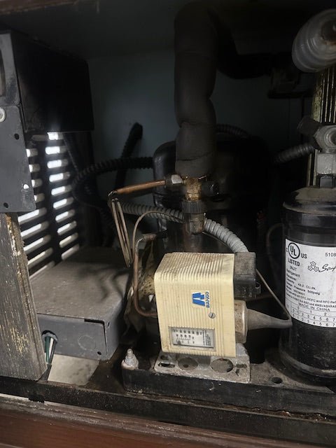 "CMS" 2 SECTION GRAB &amp; GO OPEN AIR REFRIGERATED PRODUCE DISPLAY MERCHANDISER - Second Life - Equipment - collection_name