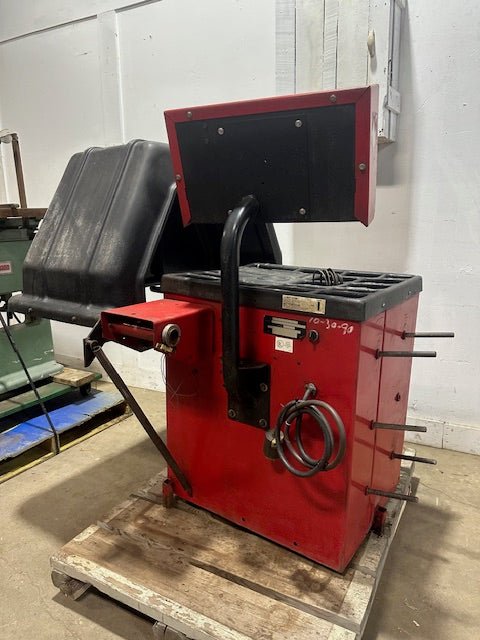 "COATS 1001"DIRECT - DRIVE COMPUTER WHEEL/TIRE BALANCER FOR TRUCK & CAR ,3PH 220V - Second Life - Equipment - collection_name