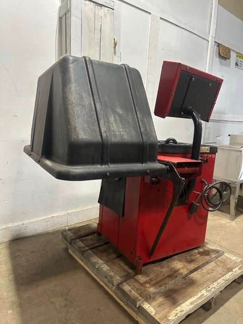 "COATS 1001"DIRECT - DRIVE COMPUTER WHEEL/TIRE BALANCER FOR TRUCK & CAR ,3PH 220V - Second Life - Equipment - collection_name