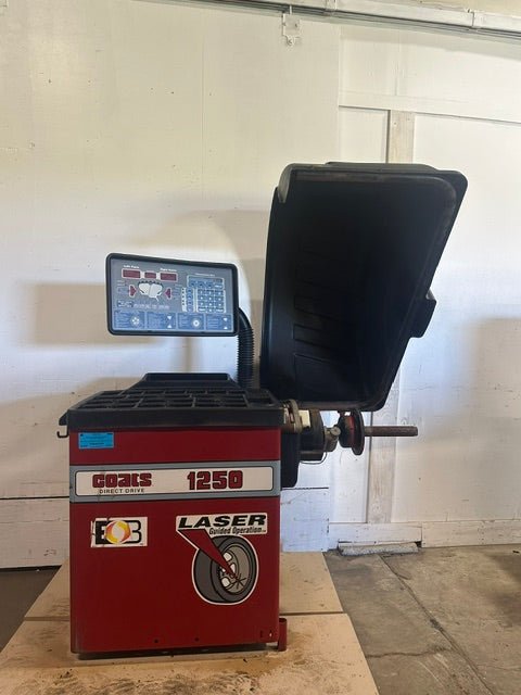 "COATS 1250" DIRECT- DRIVE TIRE BALANCING MACHINE, HIGH VOLUME SOLUTION 220V 1PH - Second Life-Equipment-#collection_name#