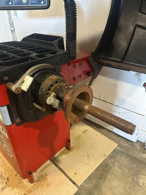 "COATS 1250" DIRECT- DRIVE TIRE BALANCING MACHINE, HIGH VOLUME SOLUTION 220V 1PH - Second Life-Equipment-#collection_name#