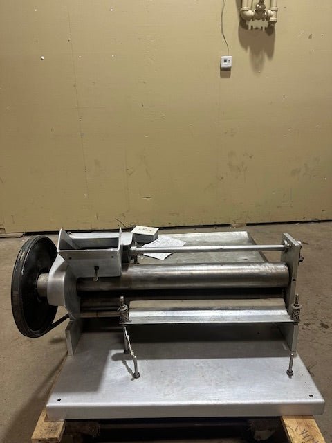 COLBORNE HEAVY DUTY COMMERCIAL COUNTER TOP DOUGH ROLLER/SHEETER/DOUBLE PASS THROUGH - Bargains R Ours - #collection_name#