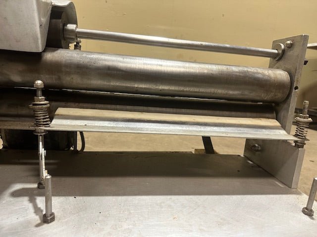 COLBORNE HEAVY DUTY COMMERCIAL COUNTER TOP DOUGH ROLLER/SHEETER/DOUBLE PASS THROUGH - Bargains R Ours - #collection_name#