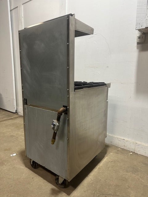 "COOKRITE" H.D COMMERCIAL NAT GAS 4 BURNER STOVE WITH OVEN ON CASTERS - Second Life - Equipment - collection_name