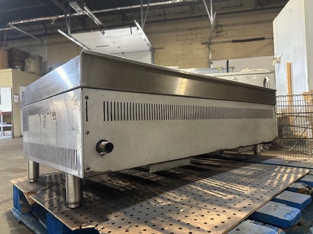 "COOLER DEPOT" H.D COMMERCIAL 47.5"W N Gas Radiant Countertop Charbroiler Grill - Second Life - Equipment - collection_name