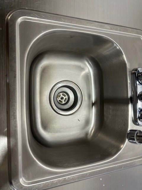 "CUSTOM BUILT" COMMERCIAL PORTABLE HAND WASH SINK W/EeMAX WATER HEATET TANK - Second Life - Equipment - collection_name