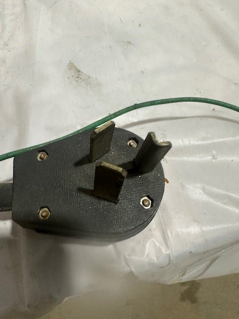 "CUTTIS SCALPH - 3D - 63"&nbsp; 120V 1PH DIRECT LINE COFFEE BREWER WITH 3 WARMERS - Second Life - Equipment - collection_name