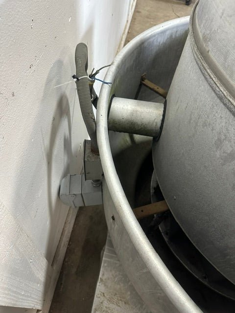 "DAYTON 4HX99A" CENTRIFUGAL UPBLAST ROOF EXHAUST FAN, BELT DRIVE (42" x 42"BASE) - Second Life-Equipment-collection_name