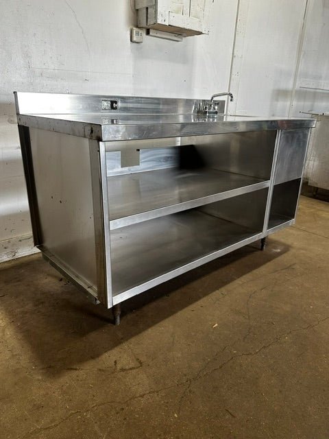 "DELFIELD 160546" S.S PREP TABLE W/OPEN SHELF UTILITY CABINET AND HAND SINK - Second Life-Equipment-#collection_name#