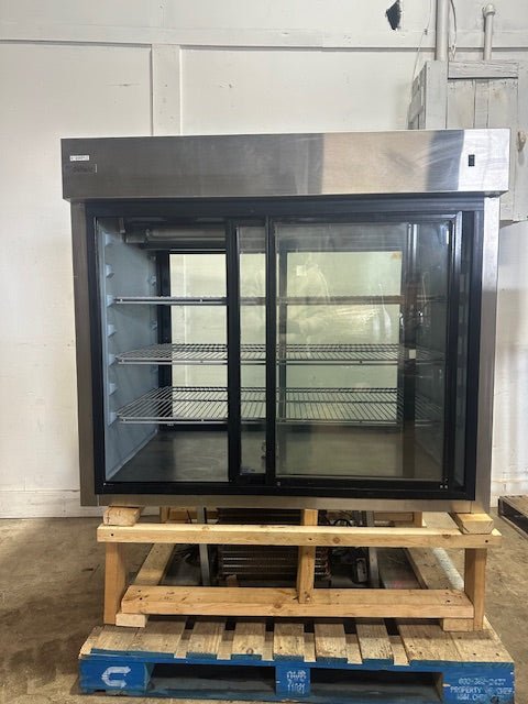 Delfield F6PC48D Pass/Through Refrigerated lighted bakery/pie Display Case, 1PH - Second Life - Equipment - collection_name