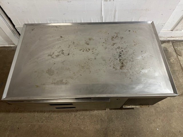 "DELFIELD" REFRIGERATED TWO DRAWER CHEF BASE UNDER COUNTER REFRIGERATOR - Second Life - Equipment - collection_name