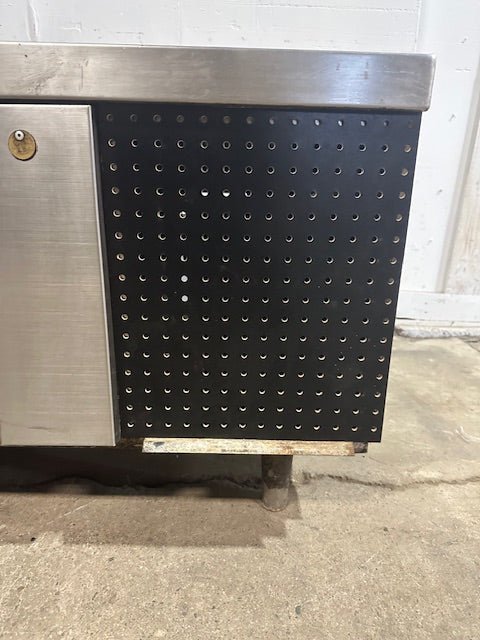 "DELFIELD" REFRIGERATED TWO DRAWER CHEF BASE UNDER COUNTER REFRIGERATOR - Second Life - Equipment - collection_name