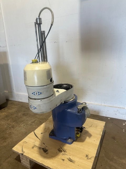 "DENSO HM - 40603E2/GM"H.D INDUSTRIAL ROBOT ARM,10KG/22 LB & 600MM/23.6IN, 4 - AXIS - Second Life - Equipment - collection_name