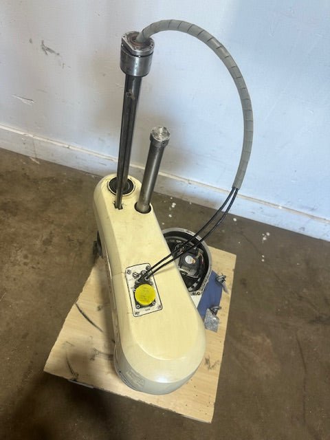 "DENSO HM - 40603E2/GM"H.D INDUSTRIAL ROBOT ARM,10KG/22 LB & 600MM/23.6IN, 4 - AXIS - Second Life - Equipment - collection_name